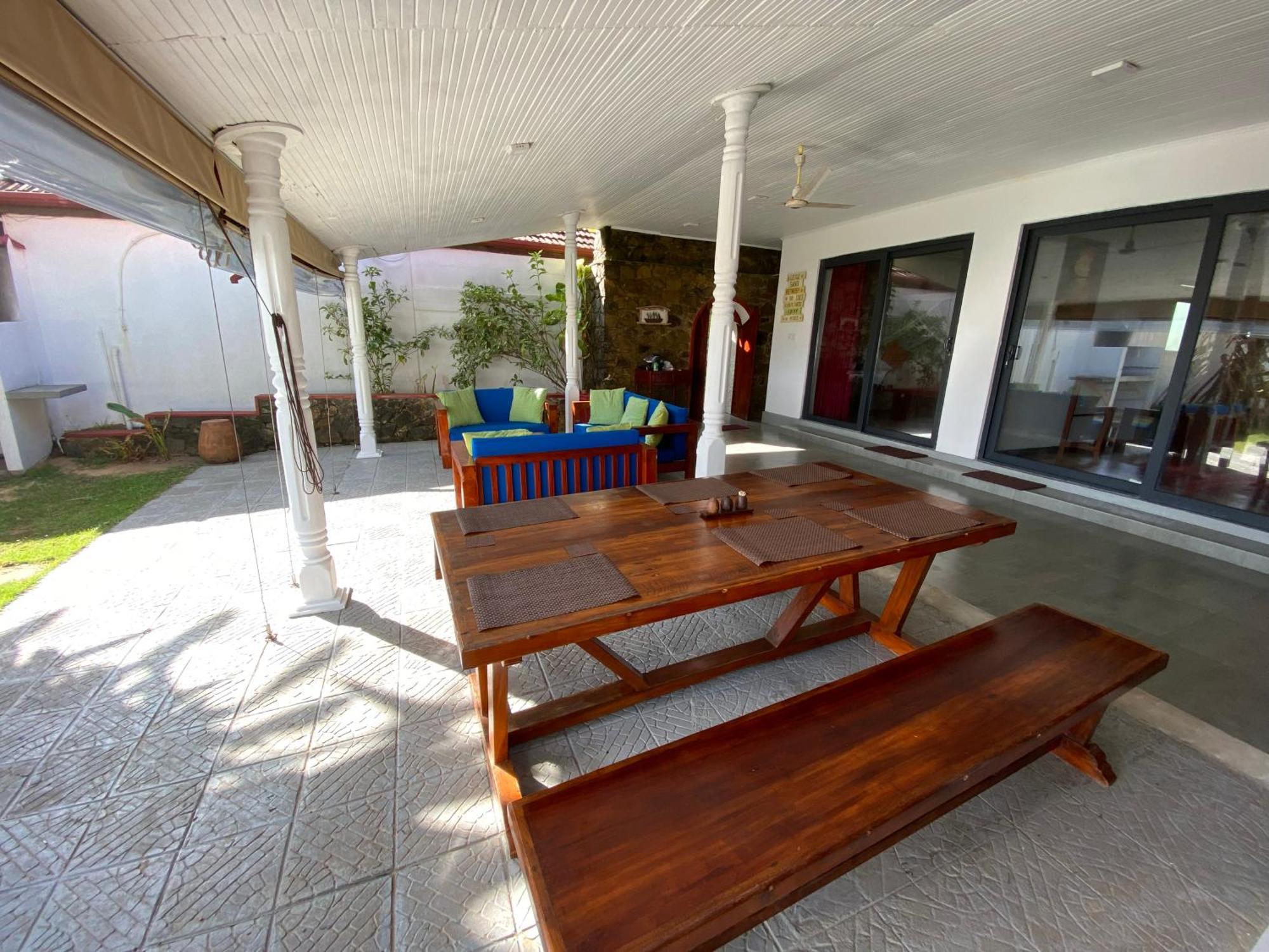 Tropical Beach House Hikkaduwa Εξωτερικό φωτογραφία